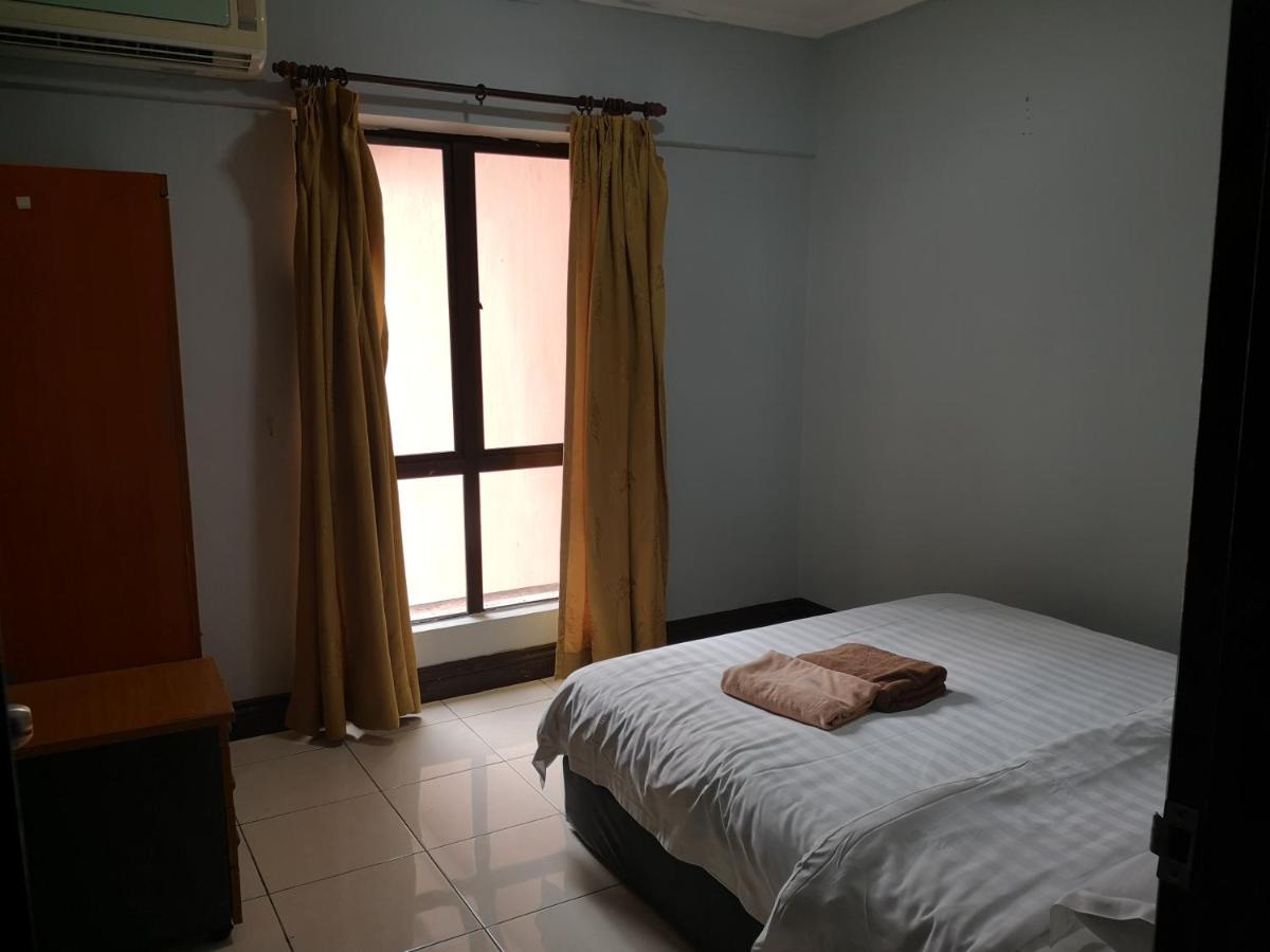Homestay Marina Court Kota Kinabalu Exterior photo