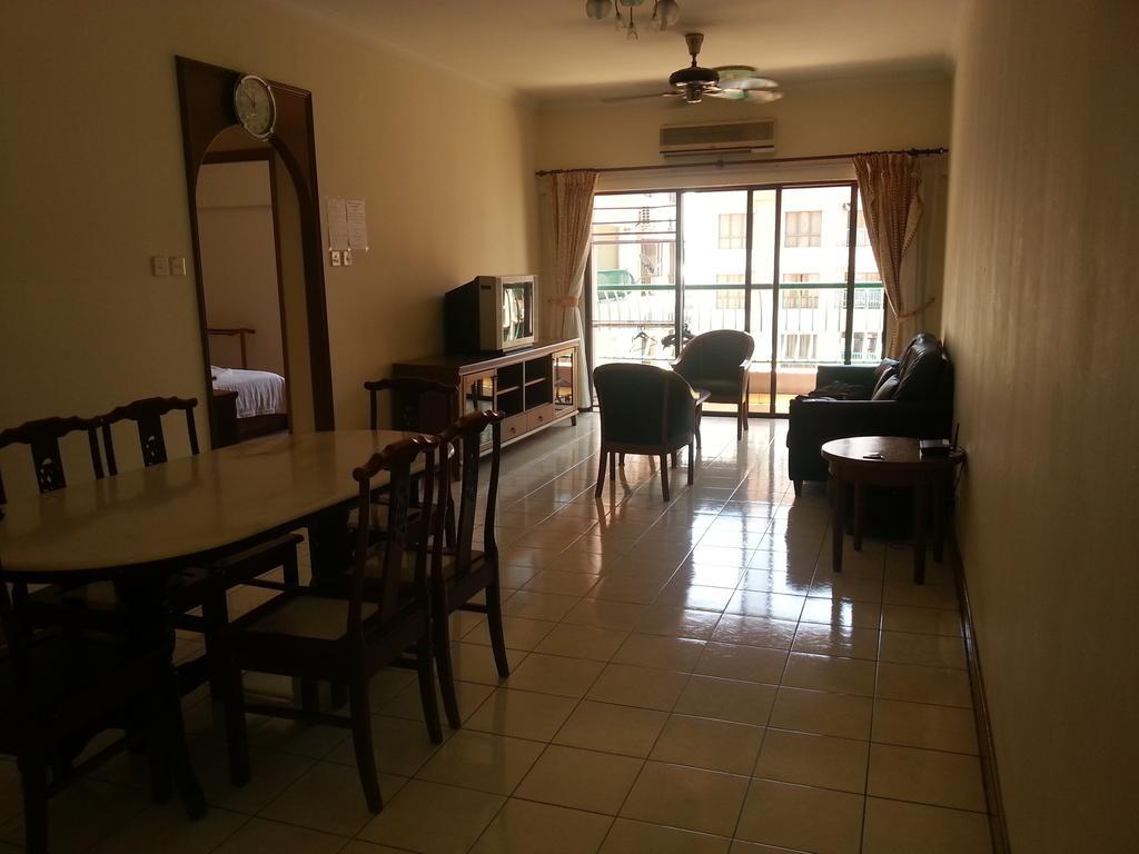 Homestay Marina Court Kota Kinabalu Room photo