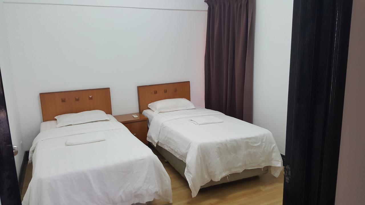 Homestay Marina Court Kota Kinabalu Exterior photo